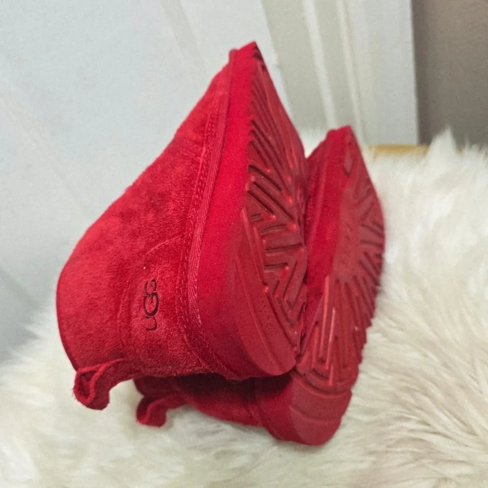 UGG size color